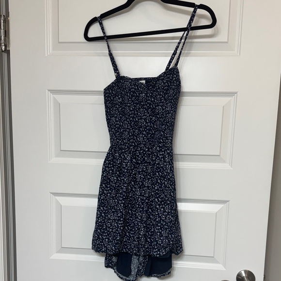 Hollister Navy and White Floral Romper - Picture 2 of 10